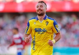 Ontiveros viaja con el Cádiz CF a Burgos y allí se decidirá si juega