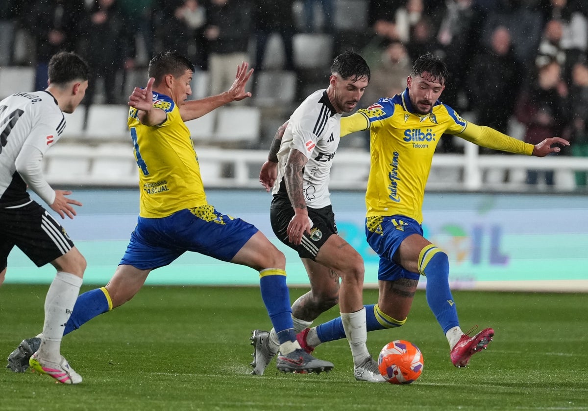 Alcaraz y Kovacevic, durante el Burgos - Cádiz
