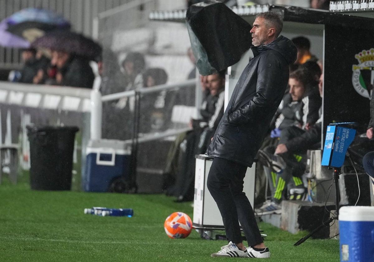Gaizka Garitano, en el banquillo de El Plantío