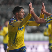 Sobrino celebra el tanto junto a Rubén Alcaraz