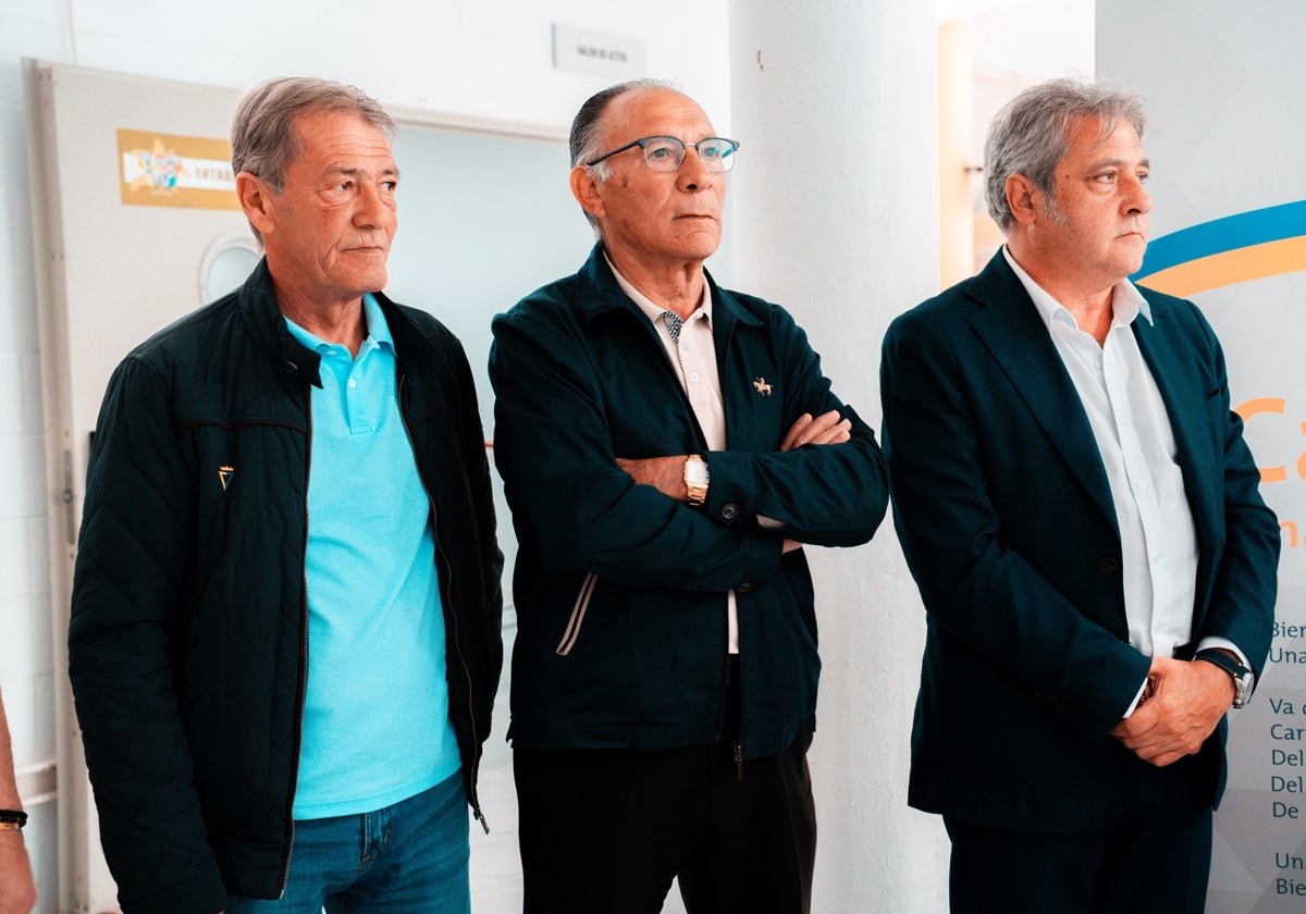 Pepe Mejías, Paco Baena y Pepe Mata durante la inauguración de la exposición.