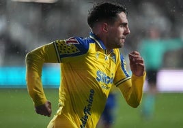 Alineaciones oficiales del Cádiz - Sporting de La Liga Hypermotion 2024-2025 hoy: onces y banquillo de suplentes