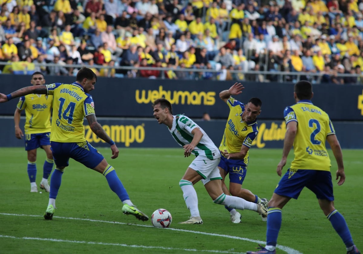 El Cádiz ganó 2-0 en la ida y con Paco López.