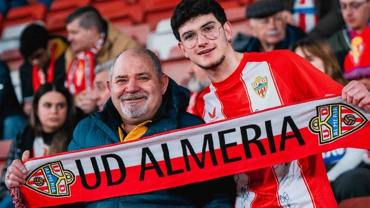 Autobuses gratuitos y entradas a 20 euros para los seguidores del Almería en su visita a Cádiz