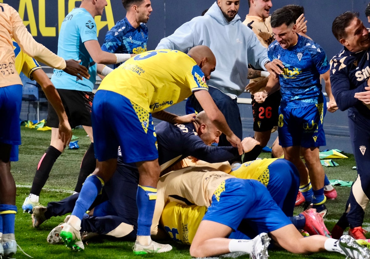 La remotísima opción que mandaría al Cádiz CF a 1RFEF
