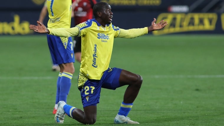 Moussa Diakité, centrocampista del Cádiz CF.