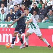 El delantero valenciano Roger Martí se ha ganado un puesto en el once titular del Cádiz CF.