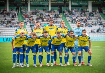 Once titular del Cádiz CF en A Malata ante el Racing de Ferrol.