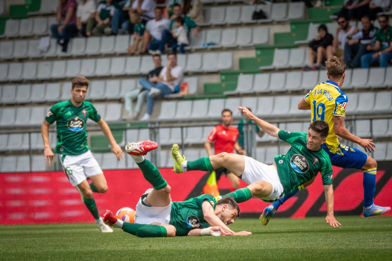 Fotos: así ha sido el partido del Racing de Ferrol - Cádiz