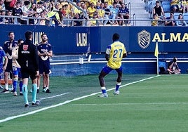 La peculiar celebración de Moussa Diakité en el Cádiz - Huesca
