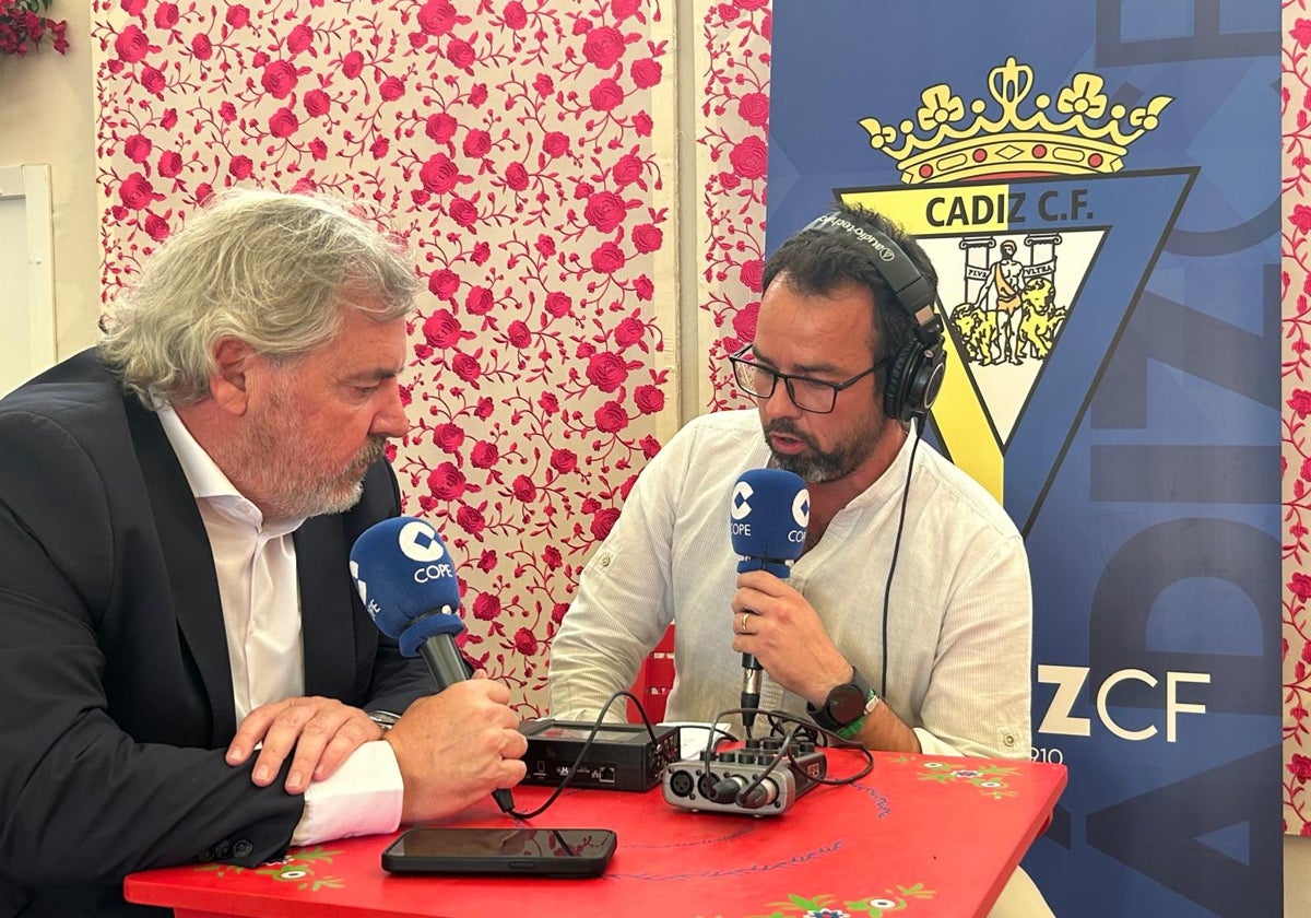 Manuel Vizcaíno, presidente del Cádiz CF, atiende a COPE Cádiz en La Caseta Mágica de la Feria de El Puerto.