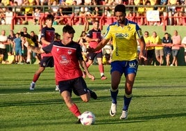 El fútbol moderno aleja al Cádiz CF de los amistosos de pretemporada en los estadios de la provincia