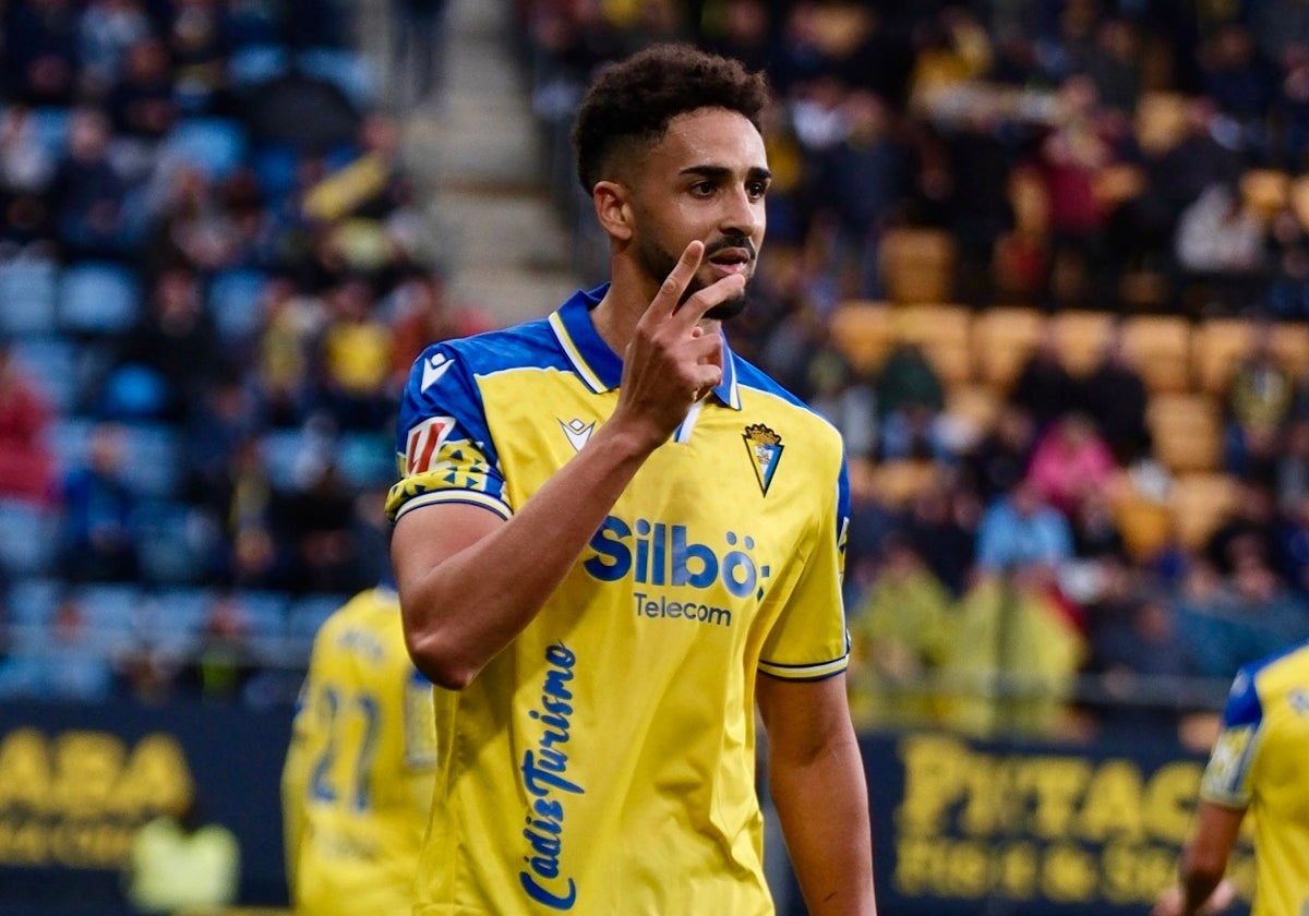 Chris Ramos tuvo ofertas para salir del Cádiz CF.