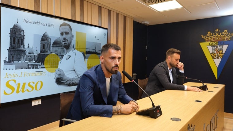Suso junto a Juan Cala en su presentación como nuevo jugador del Cádiz CF.
