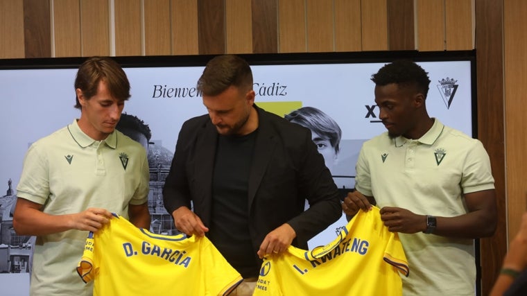 David García, Juan Cala e Isaac Obeng.