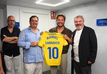 El regalo del Cádiz CF al madridista Manuel Carrasco