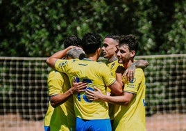 El Cádiz CF mejora su imagen y vence a la UD Las Palmas (2-1)