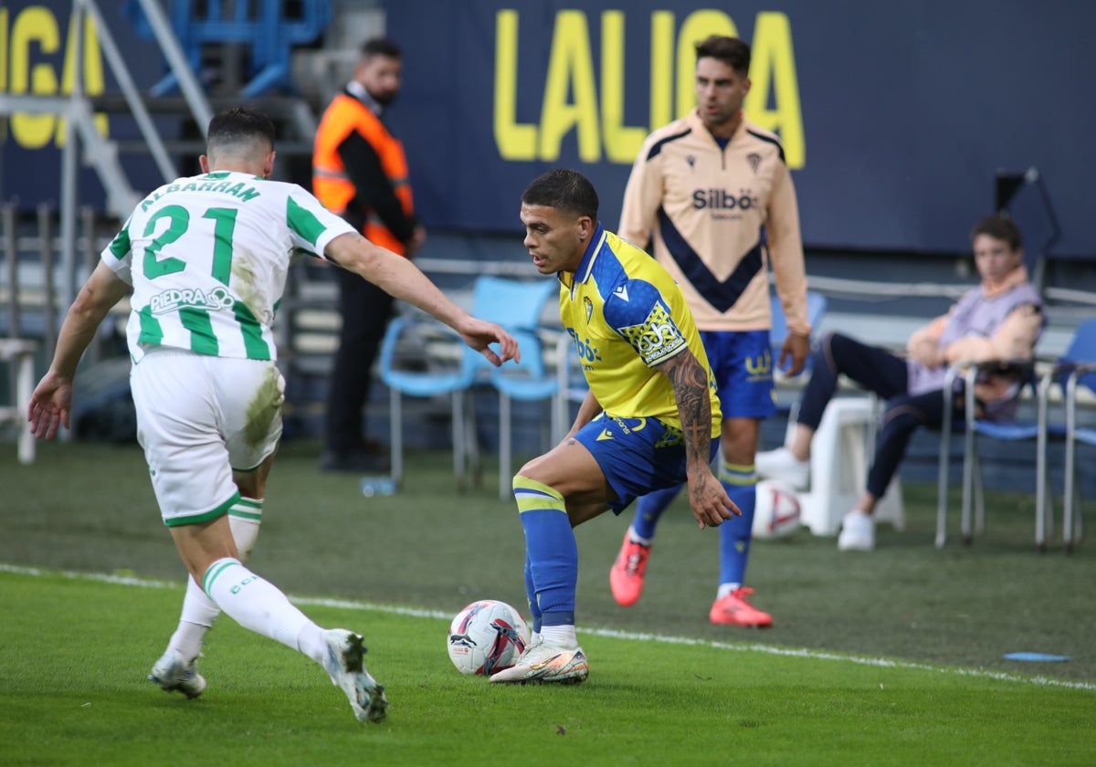 El Cádiz CF recibirá al Córdoba CF en el Trofeo Carranza.