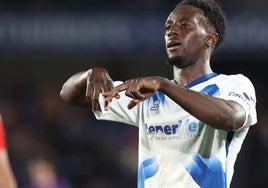 El presidente del Tenerife sobre el futuro de Yussi Diarra: «Las negociaciones llevan su tiempo, no están enquistadas»