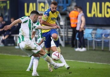 Dónde ver Cádiz - Córdoba del Trofeo Carranza: canal de TV y streaming online del partido de LaLiga Hypermotion
