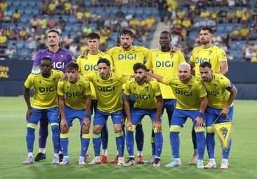 Once titular del Cádiz CF en el Trofeo Carranza.