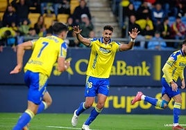 El Cádiz CF confirma que Chris Ramos sale cedido con opción a compra