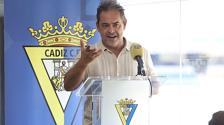 Julio González Fariñas.