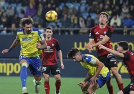 Dónde ver Cádiz - Mirandés: canal de TV y streaming online del partido de LaLiga Hypermotion