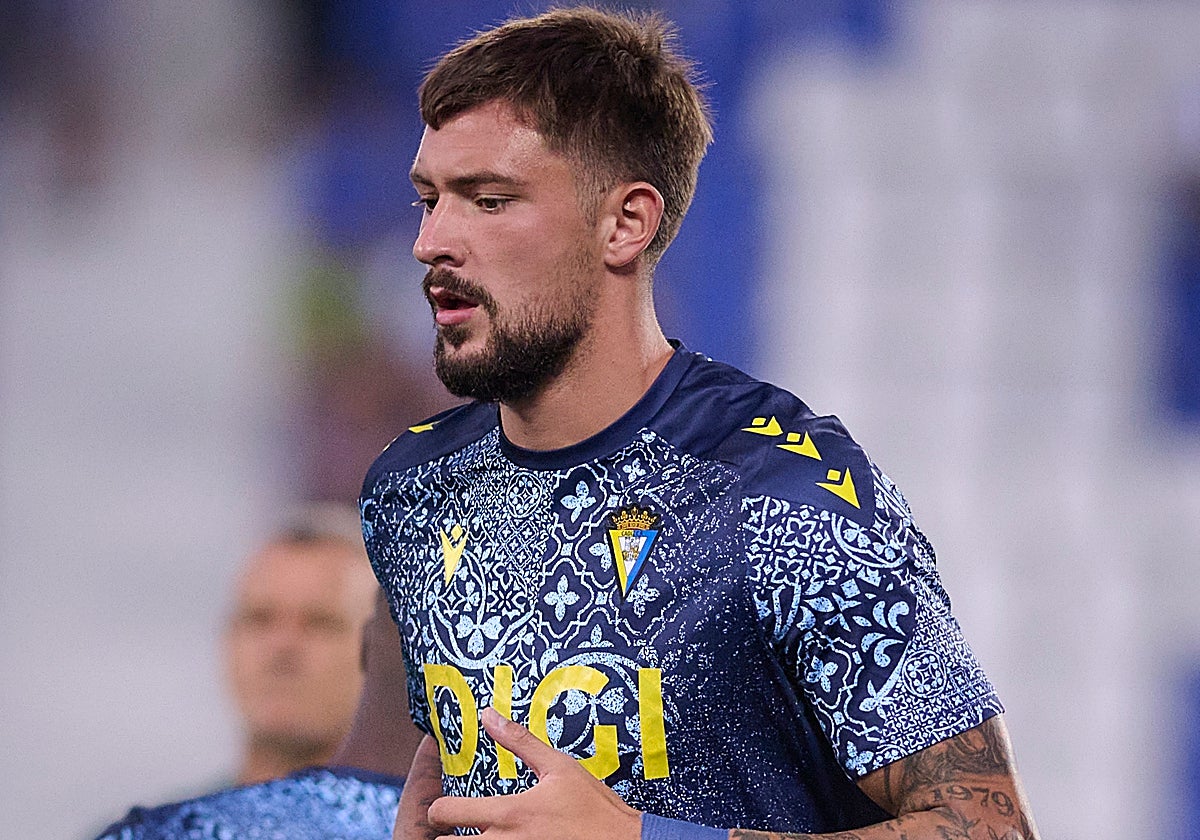 Bojan Kovacevic, central del Cádiz CF.