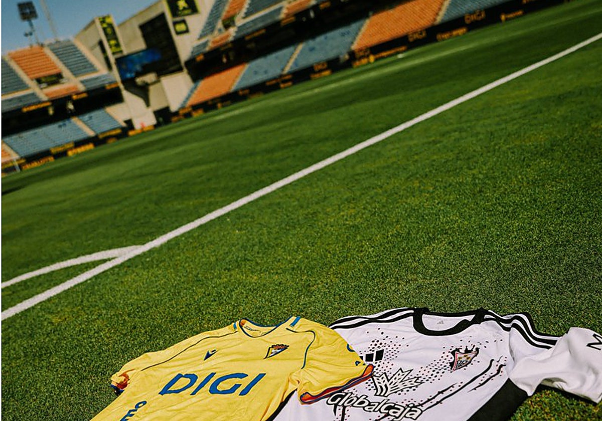 Las camisetas del Cádiz y del Albacete.