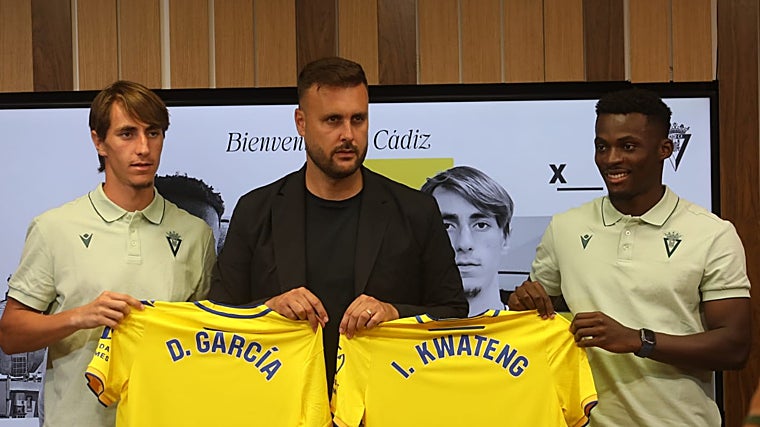 David García e Isaac Obeng pueden salir cedidos en busca de oportunidades.