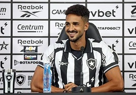 Chris Ramos «Aquí hasta el cocinero te pinta la cara jugando al que no caiga»