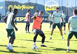 El posible once del Cádiz para recibir al Eibar