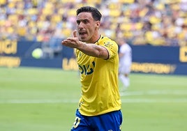 Dónde ver Las Palmas - Cádiz: canal de TV y streaming online del partido de LaLiga Hypermotion