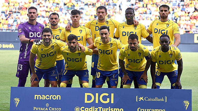 El once titular del Cádiz CF ante el Ceuta.