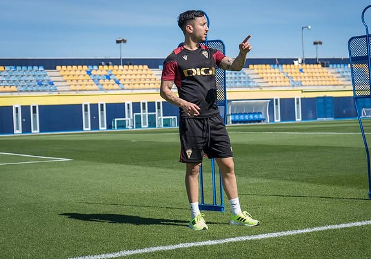 José Jiménez, en un entrenamiento en el Cádiz CF