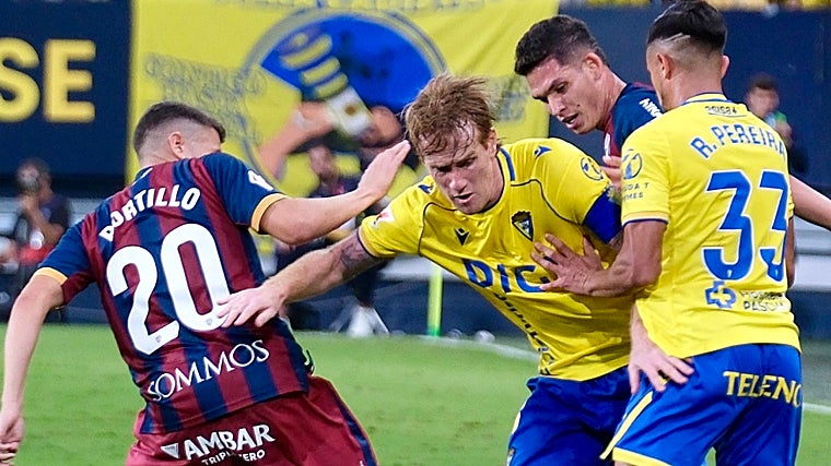 El Cádiz CF es el líder de LaLiga Hypermotion.