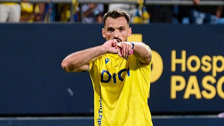 El Cádiz CF es el nuevo líder en solitario de LaLiga Hypermotion