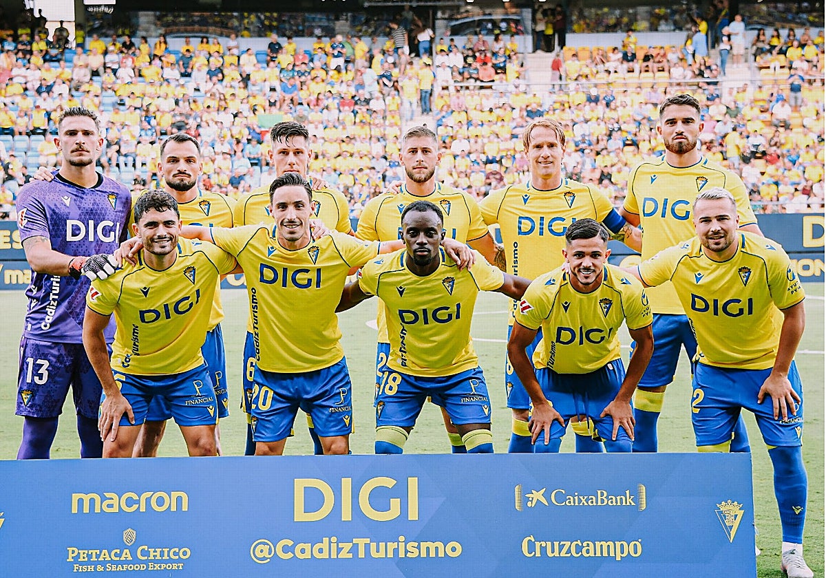 Once del Cádiz CF ante el Huesca