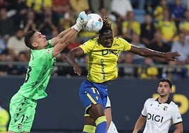 El Cádiz enseña su atrezo (1-3)