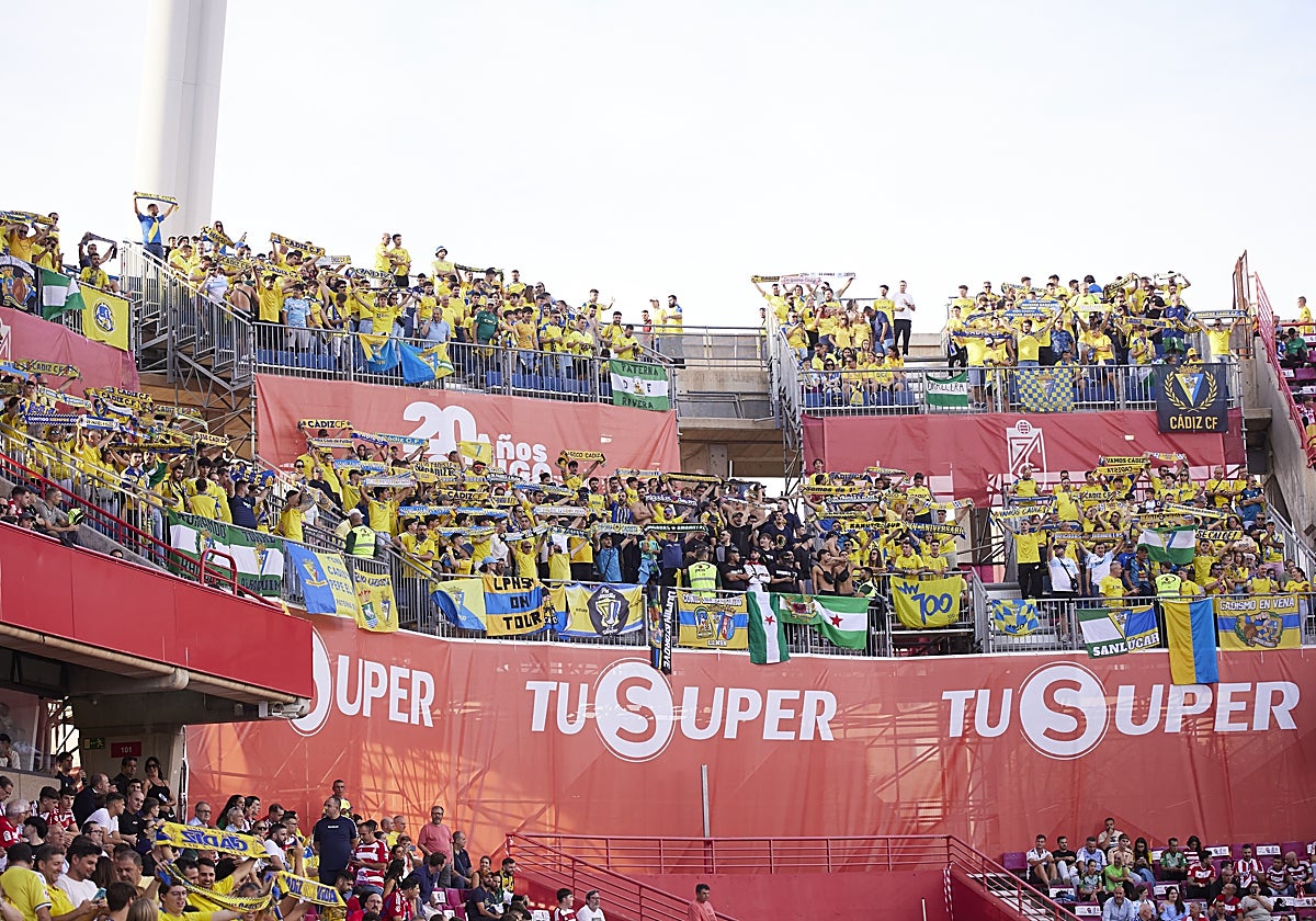 El cadismo estuvo muy presente en Los Cármenes.