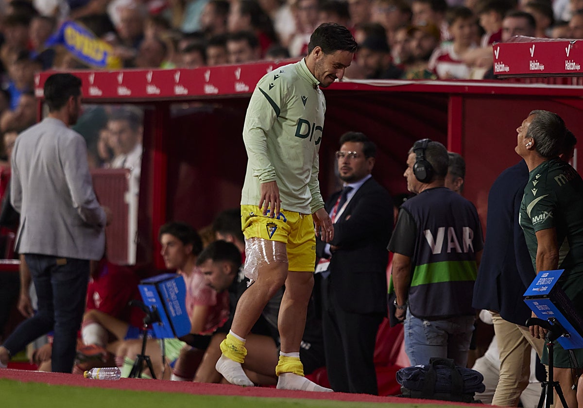 Iza se lesionó en Granada y estará varias semanas de baja.