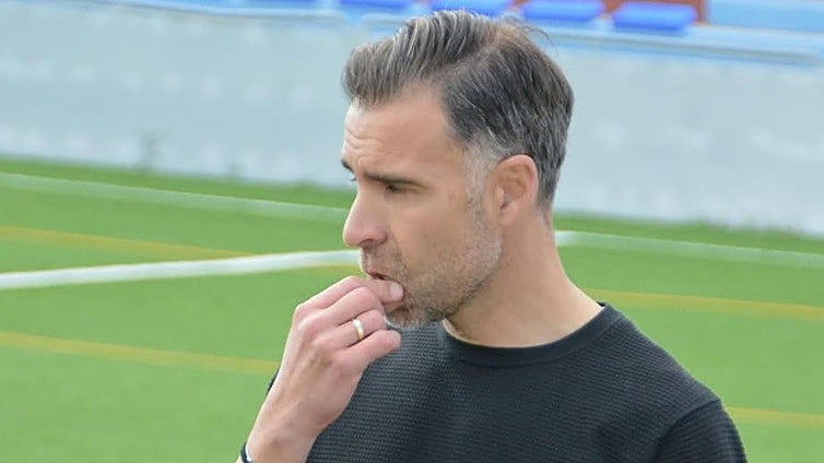 El Melilla destituye a Alberto Cifuentes