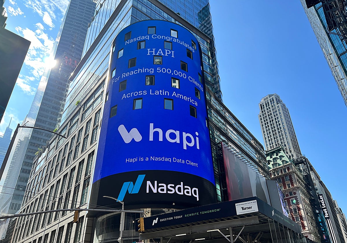 El Cádiz CF sale a bolsa en Nueva York y Vizcaíno se dirige a sus abonados