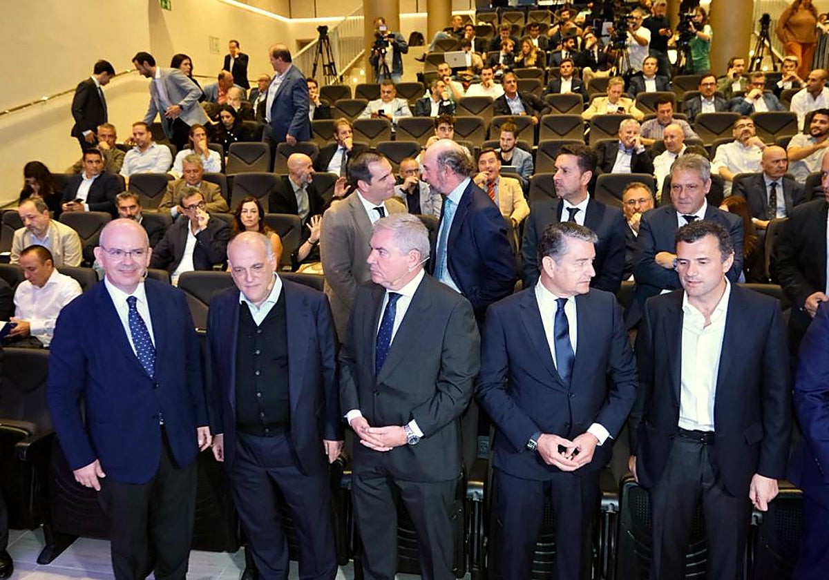 Bruno García, entre otros, asistió a la presentación de Sportch City.