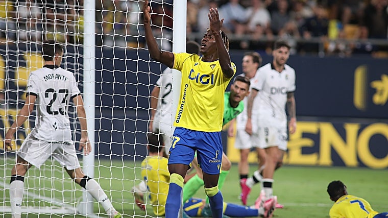 El Cádiz CF va de más a menos.