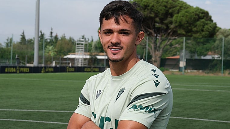 Raúl Pereira lleva un lustro curtiéndose en El Rosal.