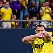 Tabatadze celebra el gol de la victoria ante el Huesca.