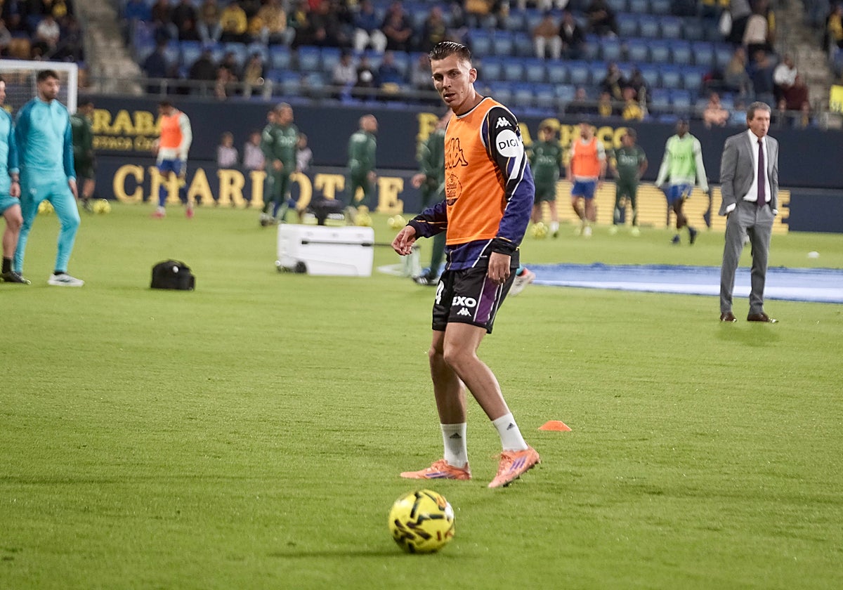 Alejo recibió pitos desde su entrada al campo.