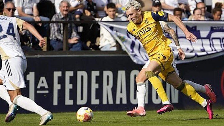 Vladys marcó el gol de la victoria del Alcorcón en Marbella.